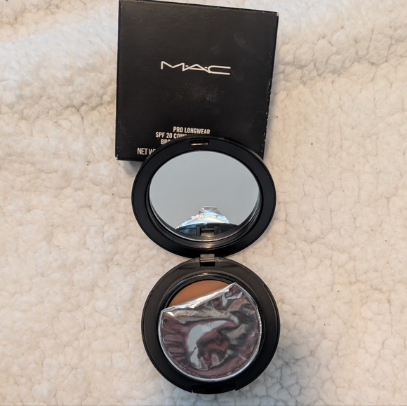 MAC Cosmetics | Makeup | Pro Longwear Spf 2 Compact Foundation Mac ...